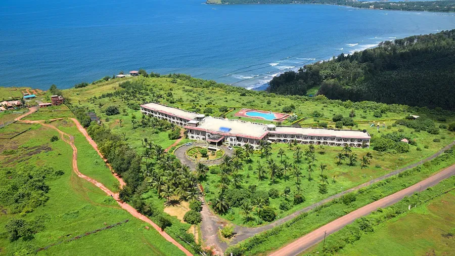 Kohinoor Samudra Beach Resort